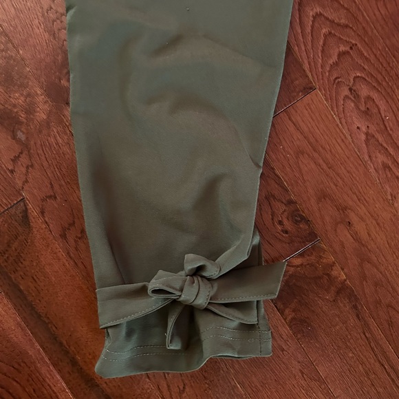 Cropped Pants 💚 - Picture 6 of 7